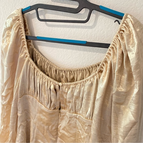 136. MAJORELLE Carla Dress In Metallic Neutral Size M
